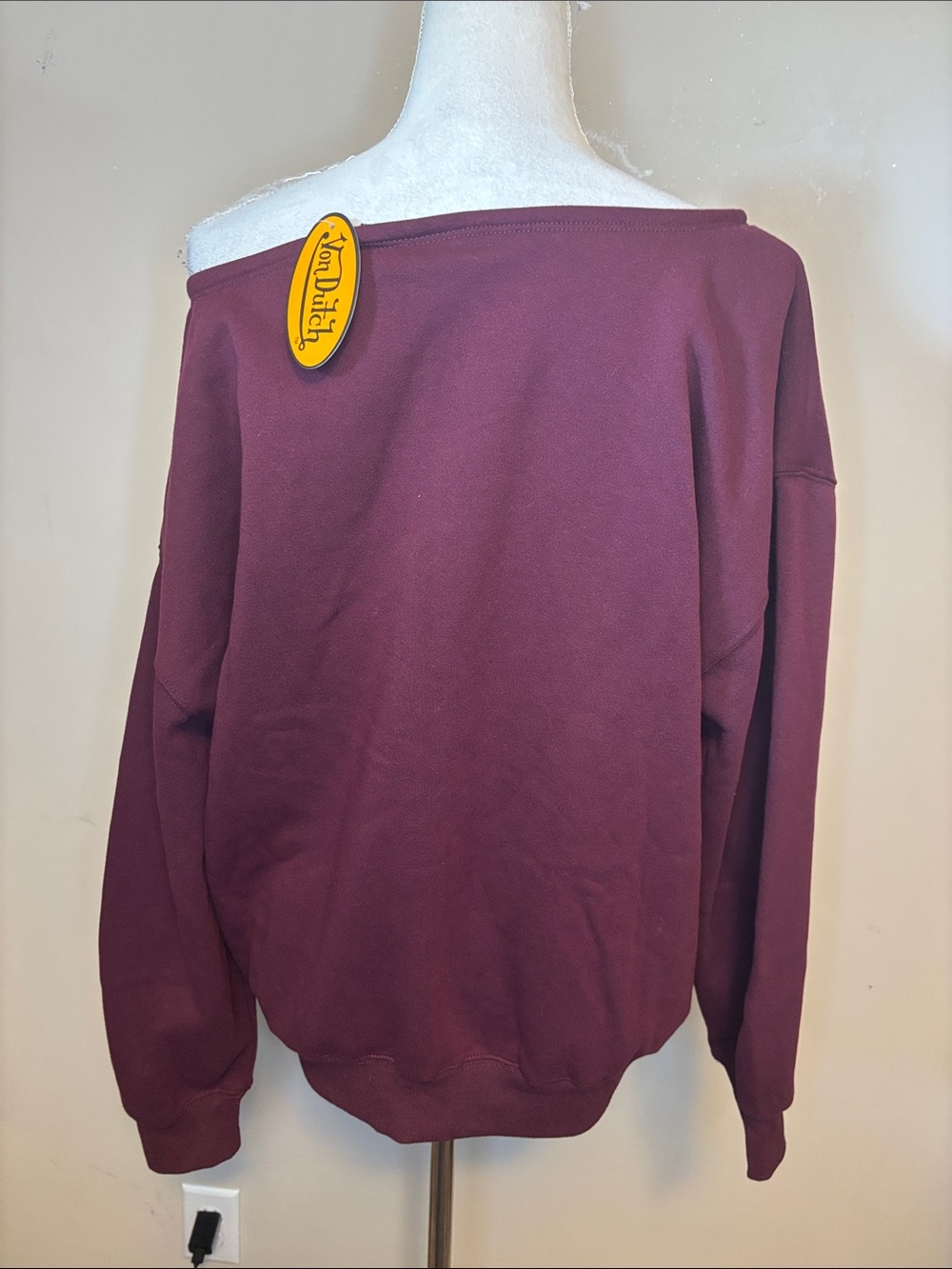Von Dutch Logo Off Shoulder Sweatshirt - Picture 3 of 4